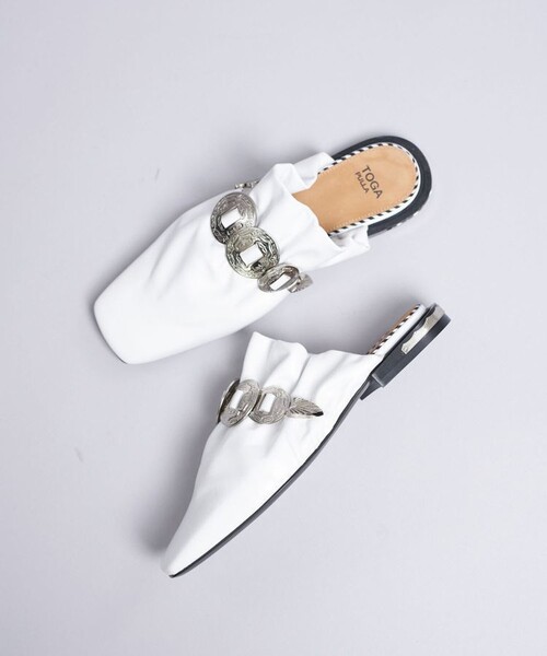 TOGA PULLA（トーガ　プルラ）の「【TOGA PULLA(トーガプルラ)】メタルコンチョバブーシュ AJ1165（サンダル・レディース・ブラック系その他2/ブラック/ベージュ/ホワイト・37/36/38）」の19枚目の写真