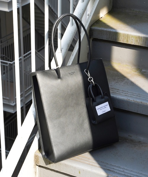 VENCEEXCHANGE（ヴァンスエクスチェンジ）の「【別注カラー】A4サイズミニバッグ付きトート／限定カラー/大容量収納／PC収納可/A4対応/マザーズバッグ（トートバッグ・レディース・ブラック/グリーン/ベージュ/グレー/オリーブ/シルバー/レンガ・FREE）」の17枚目の写真