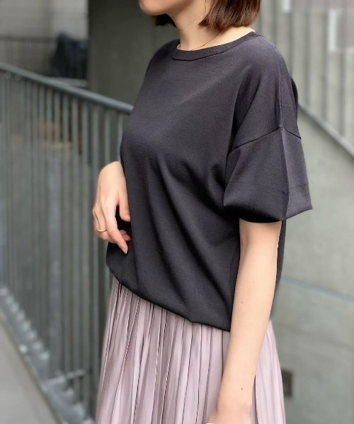 RIVE DROITE（リヴドロワ）の「程よいパフスリーブが魅力的な一枚/スリーブコンシャスニット（ニット/セーター・レディース・チャコールグレー/オフホワイト/イエロー・FREE）」の3枚目の写真