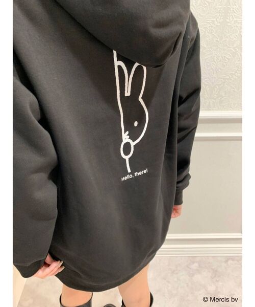 dazzlin（ダズリン）の「dazzlin×miffy かくれんぼフーディー（パーカー・レディース・オフホワイト/グレー/ブラック・FREE）」の7枚目の写真