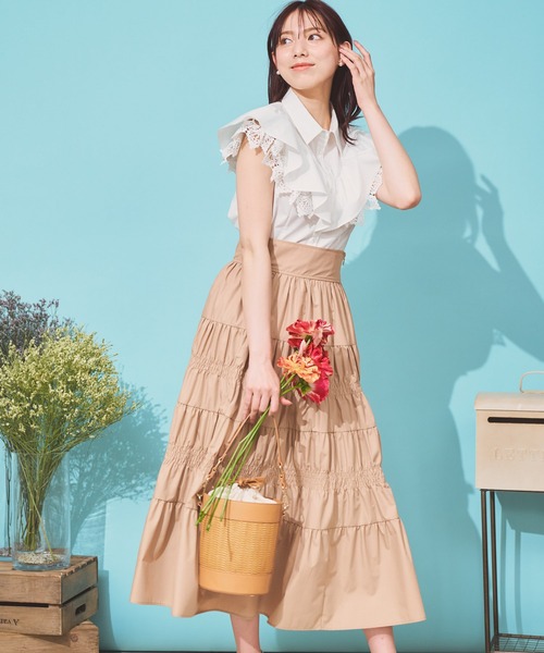 NOELA(ノエラ)の「フリル切替シャツ(シャツ/ブラウス・レディース・ブラック/オフホワイト/サックスブルー・フリー)」の8枚目の写真
