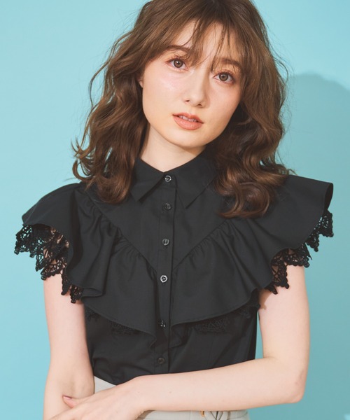NOELA(ノエラ)の「フリル切替シャツ(シャツ/ブラウス・レディース・ブラック/オフホワイト/サックスブルー・フリー)」の14枚目の写真