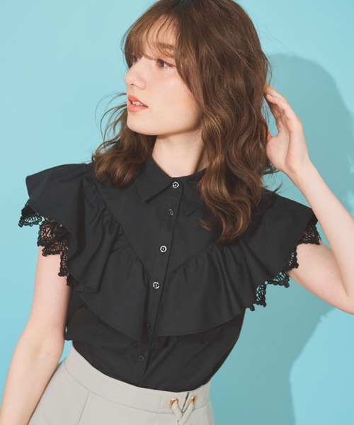 NOELA(ノエラ)の「フリル切替シャツ(シャツ/ブラウス・レディース・ブラック/オフホワイト/サックスブルー・フリー)」の15枚目の写真