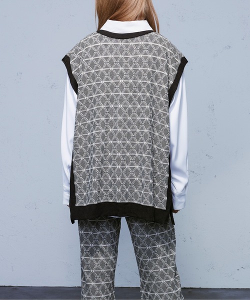 Ellno Loset(エルノロゼット)の「フクレジャガードニットベスト/セットアップ対応(ベスト・メンズ・ブラック・MEDIUM/LARGE)」の9枚目の写真