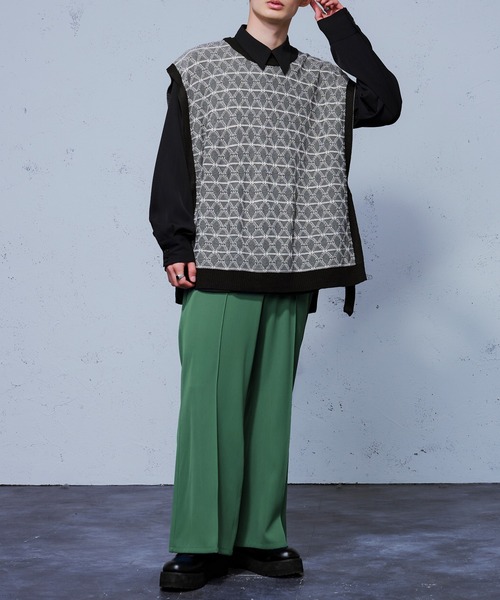Ellno Loset(エルノロゼット)の「フクレジャガードニットベスト/セットアップ対応(ベスト・メンズ・ブラック・MEDIUM/LARGE)」の2枚目の写真