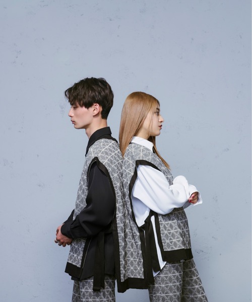 Ellno Loset(エルノロゼット)の「フクレジャガードニットベスト/セットアップ対応(ベスト・メンズ・ブラック・MEDIUM/LARGE)」の15枚目の写真