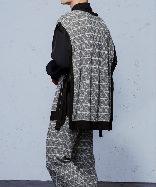 Ellno Loset(エルノロゼット)の「フクレジャガードニットベスト/セットアップ対応(ベスト・メンズ・ブラック・MEDIUM/LARGE)」の19枚目の写真
