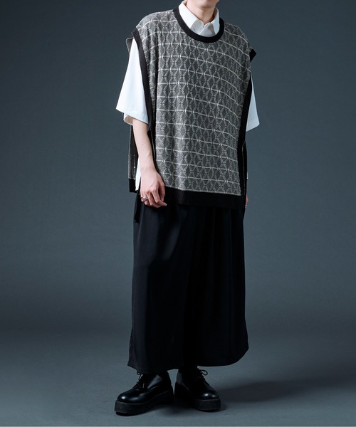 Ellno Loset(エルノロゼット)の「フクレジャガードニットベスト/セットアップ対応(ベスト・メンズ・ブラック・MEDIUM/LARGE)」の20枚目の写真