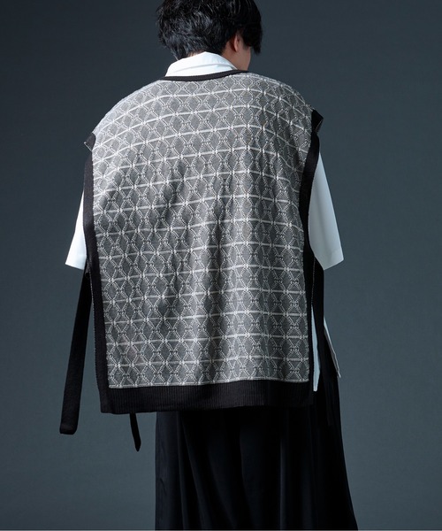 Ellno Loset(エルノロゼット)の「フクレジャガードニットベスト/セットアップ対応(ベスト・メンズ・ブラック・MEDIUM/LARGE)」の22枚目の写真