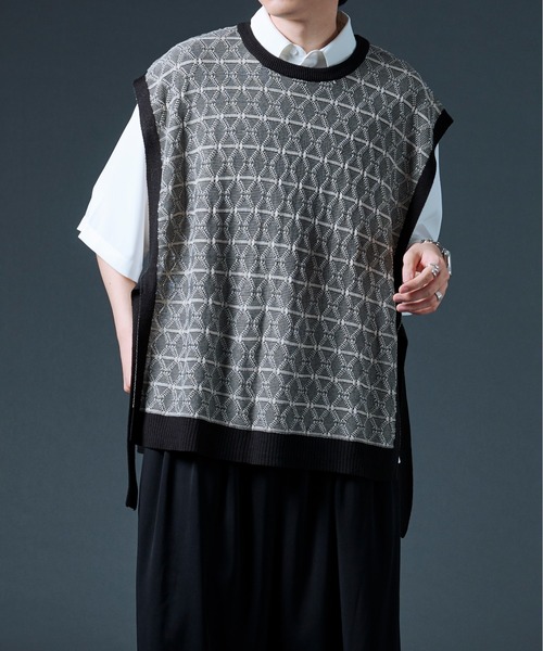 Ellno Loset(エルノロゼット)の「フクレジャガードニットベスト/セットアップ対応(ベスト・メンズ・ブラック・MEDIUM/LARGE)」の21枚目の写真