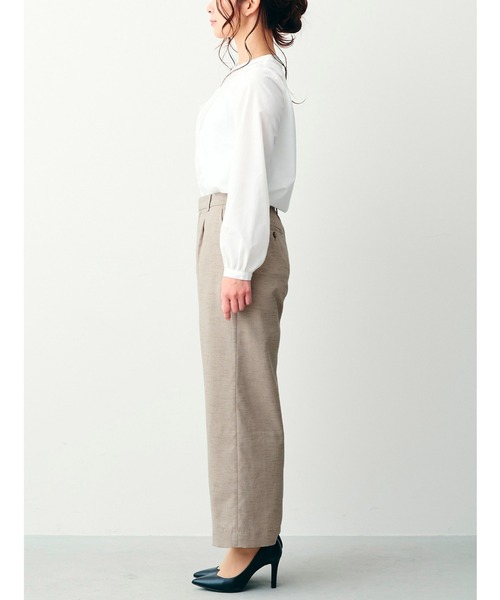 IEDIT(イディット)の「IEDIT スーツ屋さん監修 美脚がかなうリネン見えセミワイドパンツ〈リネンベージュ〉(スーツパンツ・レディース・ベージュ・MEDIUM/LARGE/X-LARGE/XX-LARGE)」の4枚目の写真