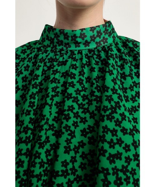 SLY バックリボンケープトップス SLY（スライ）の「BACK RIBBON CAPE TOPS バック リボン ケープ