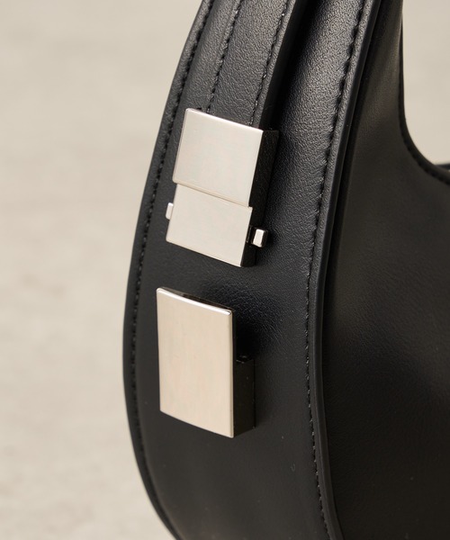 Lui's（ルイス）の「ワンハンドルムーンバッグ（ハンドバッグ・レディース・ブラック/ホワイト/グリーン系その他6・FREE）」の14枚目の写真