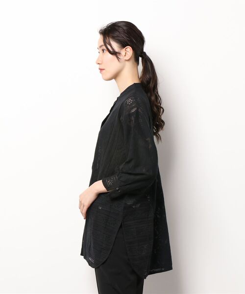 CAPRICIEUX LE'MAGE（カプリシューレマージュ）の「パネルレースシャツ（シャツ/ブラウス・レディース・ブラック/ホワイト・FREE）」の3枚目の写真