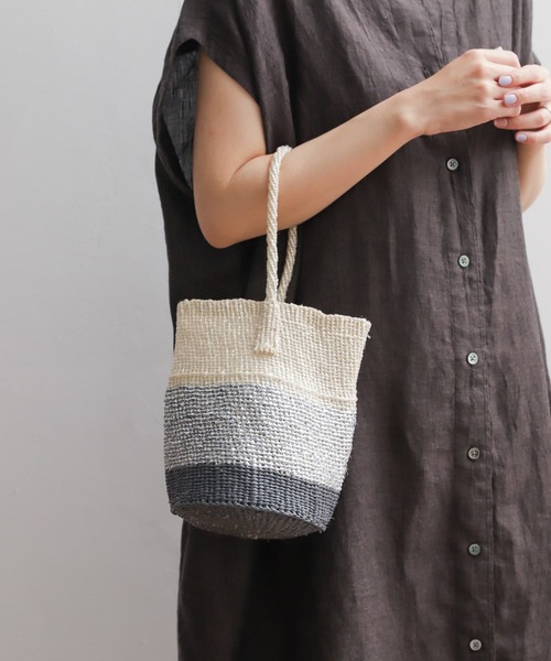 URBAN RESEARCH DOORS（アーバンリサーチドアーズ）の「アフリカンスクエア　スリーカラーズワンハンドルバッグ（ハンドバッグ・レディース・その他1・-）」の2枚目の写真