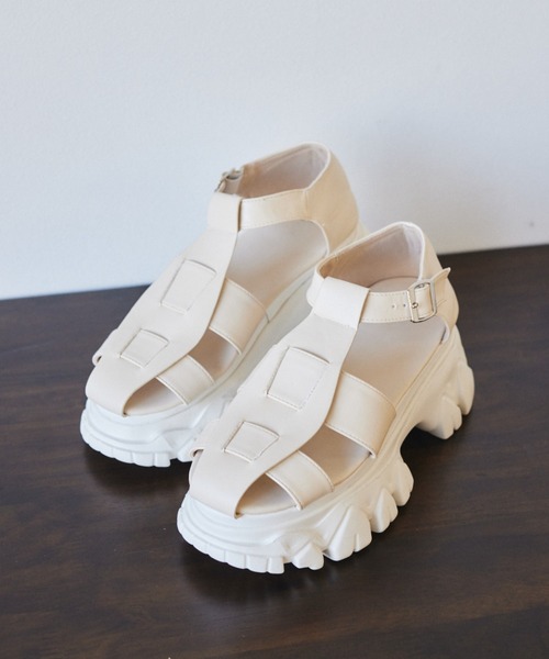 idem(イデム)の「platform gurkha sandals/プラットフォームグルカサンダル(サンダル・レディース・ブラック/アイボリー・SMALL/MEDIUM/LARGE)」の2枚目の写真