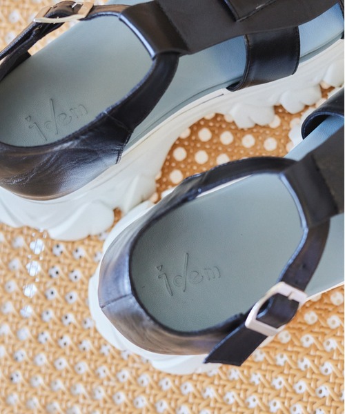 idem(イデム)の「platform gurkha sandals/プラットフォームグルカサンダル(サンダル・レディース・ブラック/アイボリー・SMALL/MEDIUM/LARGE)」の19枚目の写真