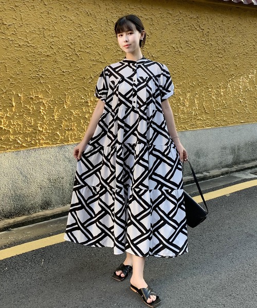 FREE STYLISTS(フリー スタイリスト)の「バンドカラーティアードシャツワンピース(シャツワンピース・レディース・ブラック/オレンジ/グリーン/ホワイト・FREE)」の1枚目の写真
