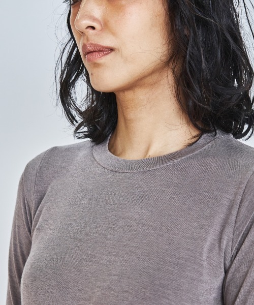 Sov.（ソブ）の「リヨセルカシミヤトップス（Tシャツ/カットソー・レディース・ホワイト/ブラック/グレイッシュベージュ・36/38）」の6枚目の写真