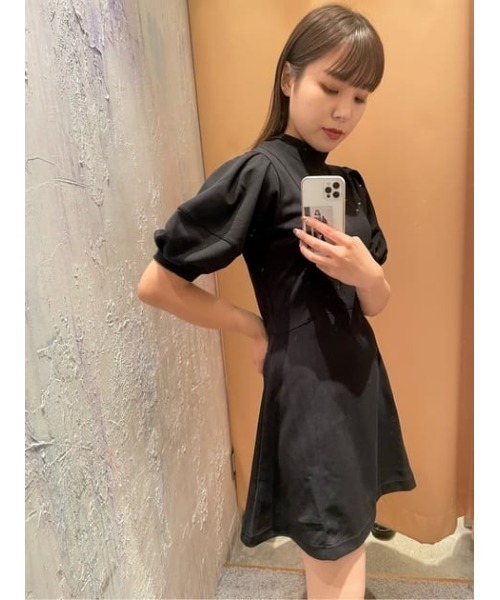 SLY（スライ）の「CURVED WAIST MINI OP カーブドウェスト ミニワンピース（ワンピース・レディース・ブラック/ブラウン/ライトパープル・1/2）」の22枚目の写真