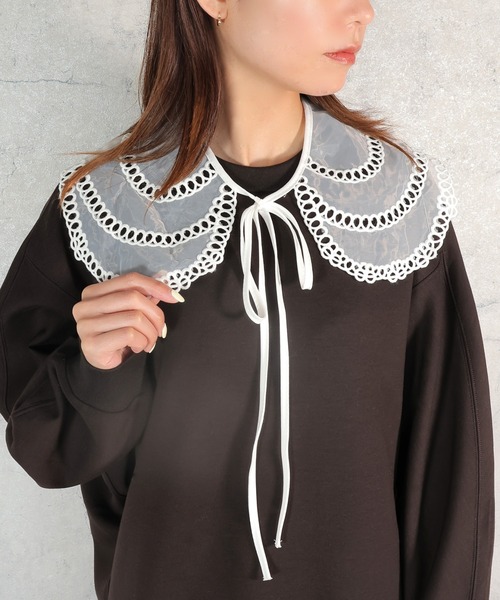 emesuelee（エメスーリー）の「バリエーションレース付け襟 刺しゅう シースルー 春夏（付け襟・レディース・ホワイト系2/ホワイト系1/ブラック系4/ブラック系3/ホワイト系3/ホワイト/ホワイト系4/ブラック/ブラック系1/ホワイト系5/ブラック系2/ホワイト系7/ブラック系5/ブラック系6/ホワイト系6/ホワイト系9/イエロー/ホワイト系8/ブラック系7・フリー）」の11枚目の写真