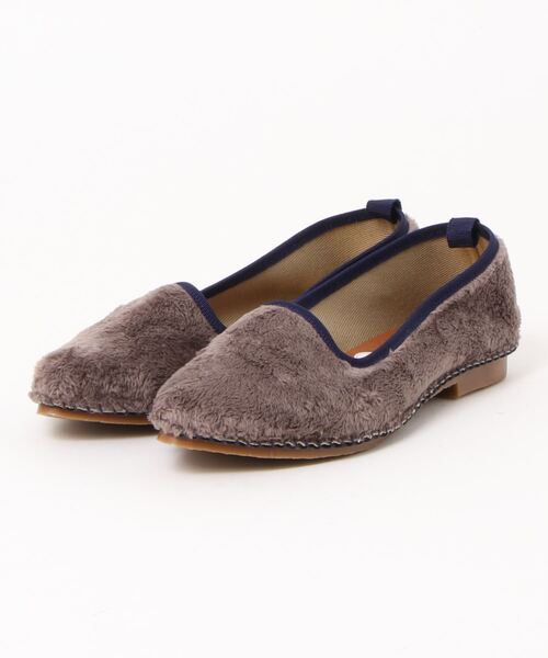 BETTY CLUB（ベティクラブ）の「moz(モズ)ポインテッドトゥフェイクファーパンプス(made in japan)（パンプス・レディース・ブラック/ネイビー/グレー/ダークベージュ・22.5cm/23.5cm/24.5cm/23.0cm/24.0cm）」の3枚目の写真