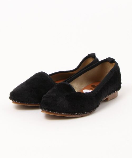 BETTY CLUB（ベティクラブ）の「moz(モズ)ポインテッドトゥフェイクファーパンプス(made in japan)（パンプス・レディース・ブラック/ネイビー/グレー/ダークベージュ・22.5cm/23.5cm/24.5cm/23.0cm/24.0cm）」の2枚目の写真