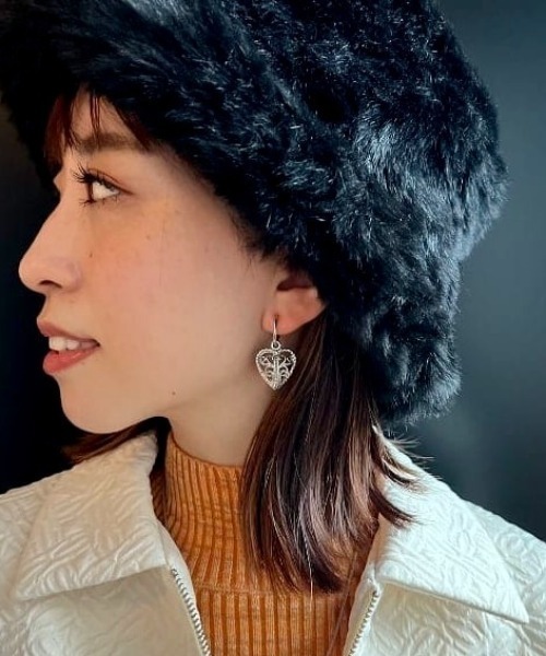 Ray BEAMS(レイビームス)の「Ray BEAMS / レース ハート フープ イヤリング(イヤリング・レディース・ゴールド/シルバー・ONE SIZE)」の1枚目の写真