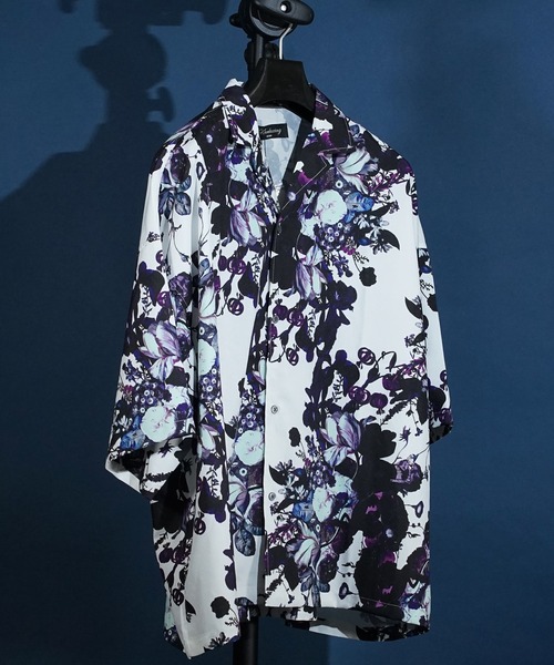 unrelaxing（アンリラクシング）の「ビッグシルエット総柄開襟アロハシャツ（シャツ/ブラウス・メンズ・クリーム/ライトホワイト/その他22/ブラック系3/ベージュ系9/グリーン系/ブルー系3/ピンク系7/V/ホワイト系9/ダークグリーン系2/グリーン系6/イエロー系1/ホワイト×パープル/レッド系3/その他27/ブラック×レッド/ダークオリーブ/ブラック/その他11/ワイン系/ブラック系8/オリーブ系/ライトグリーン系4/ブルー系7/ライラック系3/ナチュラル/J/ブラック系その他6/グレー系6/オリーブ系4/スカイブルー系/ふじ色系/ブラック系その他7/ベージュ系4/カーキ系/ふじ色系2/ローズ系/ホワイト×イエロー/その他17/ブラック系その他2/L/クリアグリーン/その他1/C/パープル系9/ホワイト系2/グレー系5/カーキ系7/ネイビー系4/パープル系6/ダークブラック/Y/ホワイト系3/ライトグリーン/O/ホワイト系4/グレー系8/オリーブ系6/スカイブルー系2/ライラック系4/ホワイト×ライトピンク/ベージュ系5/カーキ系1/ふじ色系3/ローズ系1/A/その他18/アーミー/M/ホワイト×レッド/その他2/D/イエロー系2/ブラック系5/ブラウン系/カーキ系8/ネイビー系5/ライラック系/その他12/ブラック×ピンク/その他4/その他24/ライトグレー系/アイボリー系1/グリーン系2/ブルー系5/ローズ系3/W/ブラック系/ダークグリーン系3/グリーン系7/ピンク系1/ライトブラック/ワイン系3/ホワイト系その他5/その他14/アイボリー/クリアブラック/ケリーグリーン/ワイン系2/ブラック系9/オリーブ系1/ライトグリーン系5/パープル系3/レッド系/その他7/G/ブラック系その他4/グレー系1/ダークグリーン系5/ライトグリーン系1/パープル系8/ホワイト系その他/パイソン/ライトグレー系5/オリーブ系9/ふじ色系1/ピンク系3/カラフル/ライトベージュ/ホワイト系その他7/K/エメラルド/ブラックミックス/スミクロ/パープル系2/ホワイト系1/グレー系3/カーキ系6/ネイビー系3/パープル系5/ブラック×パープル/P/ブラック系その他5/X/ホワイト系6/ベージュ系/カーキ系3/ネイビー系1/ピンク系/T/ホワイト系7/ベージュ系6/グリーン系4/ふじ色系4/その他8/H/その他25/ホワイト×ブラック/N/ホワイト×グリーン/その他3/E/ピンク系6/ブラック系6/アイボリー系2/ライトグリーン系2/ネイビー系6/ライラック系1/ブラック×ブルー/その他20/ブラック系2/ライトグレー/その他19/ブラック系1/ベージュ系2/カーキ系5/ネイビー系8/ピンク系5/U/ホワイト系8/ベージュ系7/グリーン系5/イエロー系/その他10/レッド系2/その他26/その他6/ホワイト×ゴールド/ホワイト×ブルー/その他5/F/ローズ系2/ブラック系7/アイボリー系3/ライトグリーン系3/ブルー系6/ライラック系2/ホワイト×ピンク/ホワイト系その他3/ライトグレー系2/ダークグリーン系/グリーン系9/パープル系1/ワイン系1/ブラック×イエロー/ライトグレー系4/オリーブ系8/ブルー系/ピンク系2/その他13/ワイン系4/ホワイト系その他6/その他15/その他/ブラック×グレー/ホワイト×エメラルドグリーン/ホワイト系/グレー系2/オリーブ系2/ライトグリーン系6/パープル系4/レッド系1/その他9/I/ホワイト系その他4/ベージュ系1/グリーン系8/ネイビー系7/アイボリー系/ライトグリーン系7/ブルー系4/ライム/ホワイト系その他2/ライトグレー系3/カーキ系4/スカイブルー系3/ホワイト系5/ベージュ系3/ライトグリーン系/ネイビー系9/グレー系/グリーン系1/ネイビー系/ブラック×ブラック/B/その他23/ライトグレー系1/カーキ系2/スカイブルー系1/グレー系7/グリーン系3/ネイビー系2/ブラック系その他/その他21/ブラック系4/オリーブ系5/ライトグリーン系9/パープル系・FREE）」の6枚目の写真