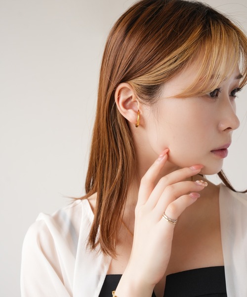 IAMUSE(アイアミューズ)の「金属アレルギー対応 オープンフープイヤーカフピアス S0818【IAMUSE】(ピアス(両耳用)・レディース・シルバー/ゴールド・FREE)」の5枚目の写真