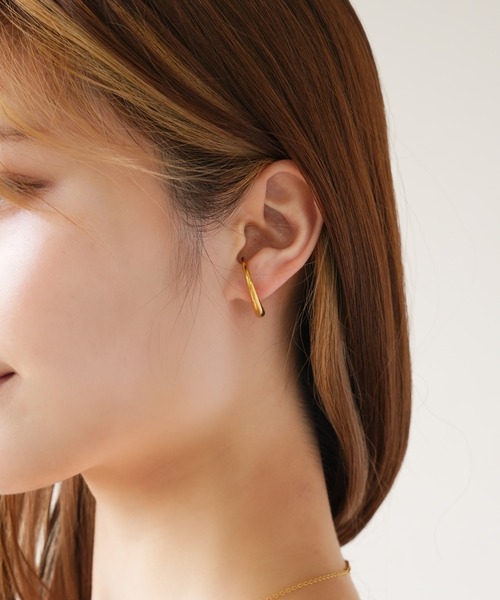 IAMUSE(アイアミューズ)の「金属アレルギー対応 オープンフープイヤーカフピアス S0818【IAMUSE】(ピアス(両耳用)・レディース・シルバー/ゴールド・FREE)」の3枚目の写真