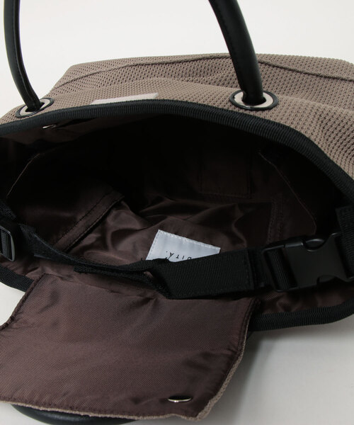 EDITA.（エディータ）の「EDITA/エディータ トートバッグ 通勤バッグ 仕切り付き 底面ICカードポケット付き ストローラー メッシュ 洗える 軽量 ベビーカーに取り付けられる マザーズバッグ（ハンドバッグ・レディース・ホワイト/チャコールグレー/ダークグリーン・FREE）」の8枚目の写真