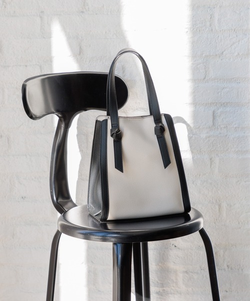 GLOBAL WORK（グローバルワーク）の「スペ軽変形3WAYBAG/172356（ショルダーバッグ・レディース・オフホワイト/イエロー/ブラック/その他/グリーン/ベージュ/ブルー/ブラック×ホワイト/ブラウン/ベージュ系その他/ブラック系その他/レッド/ベージュ系その他3/サックスブルー・FREE）」の14枚目の写真