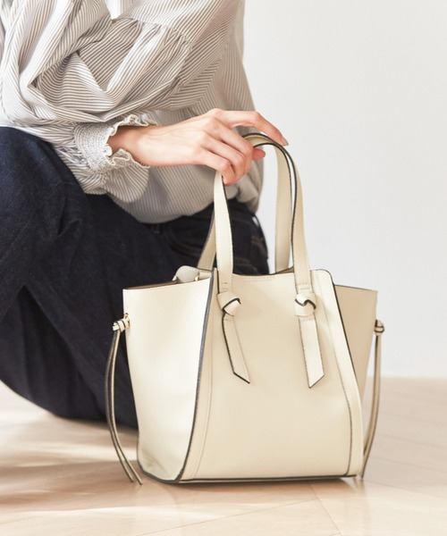 GLOBAL WORK（グローバルワーク）の「スペ軽変形3WAYBAG/172356（ショルダーバッグ・レディース・オフホワイト/イエロー/ブラック/その他/グリーン/ベージュ/ブルー/ブラック×ホワイト/ブラウン/ベージュ系その他/ブラック系その他/レッド/ベージュ系その他3/サックスブルー・FREE）」の15枚目の写真