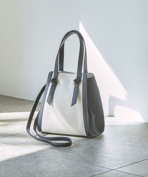 GLOBAL WORK（グローバルワーク）の「スペ軽変形3WAYBAG/172356（ショルダーバッグ・レディース・オフホワイト/イエロー/ブラック/その他/グリーン/ベージュ/ブルー/ブラック×ホワイト/ブラウン/ベージュ系その他/ブラック系その他/レッド/ベージュ系その他3/サックスブルー・FREE）」の22枚目の写真