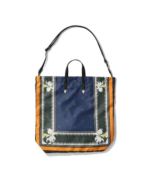 TOGA VIRILIS(トーガ ビリリース)の「TOGA Print tote bag トーガ トートバッグ(トートバッグ・メンズ・ネイビー/レッド・FREE)」の2枚目の写真