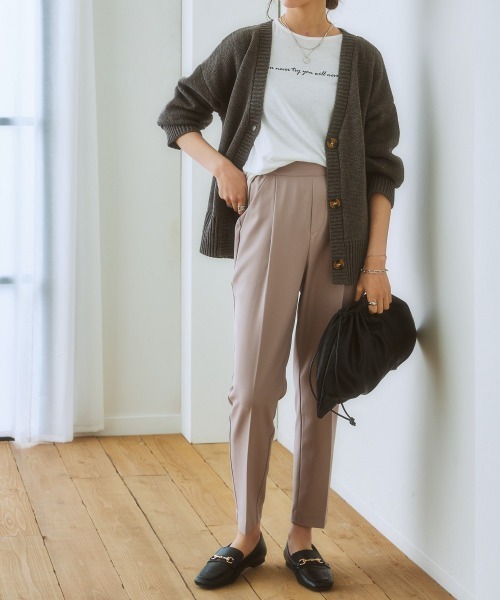 nissen（ニッセン）の「【とろみ素材】すっきりタックテーパードパンツ（スラックス・レディース・マスタード/ブラック/モカ/アイボリー/サックスブルー/ライトグリーン系/アッシュブラウン・M/LL/L/S）」の15枚目の写真