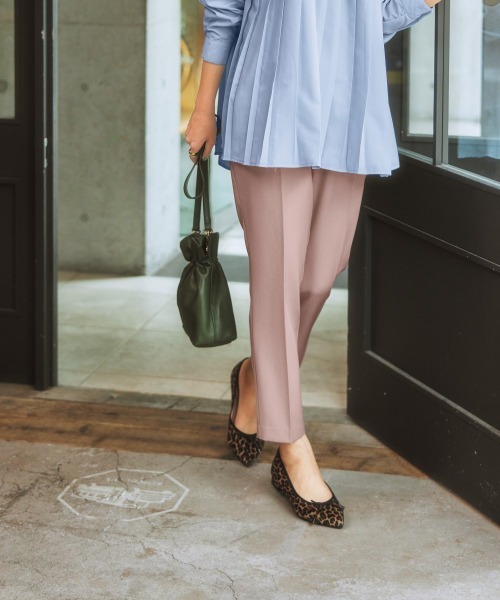 nissen（ニッセン）の「【とろみ素材】すっきりタックテーパードパンツ（スラックス・レディース・マスタード/ブラック/モカ/アイボリー/サックスブルー/ライトグリーン系/アッシュブラウン・M/LL/L/S）」の16枚目の写真