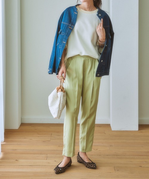 nissen（ニッセン）の「【とろみ素材】すっきりタックテーパードパンツ（スラックス・レディース・マスタード/ブラック/モカ/アイボリー/サックスブルー/ライトグリーン系/アッシュブラウン・M/LL/L/S）」の10枚目の写真