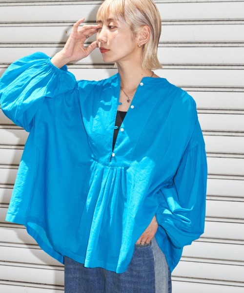 Auntie Rosa Holiday（アンティローザホリデー）の「ボリュームスリーブカフタンブラウス（シャツ/ブラウス・レディース・ブラック/オフホワイト/ブルー・FREE）」の9枚目の写真