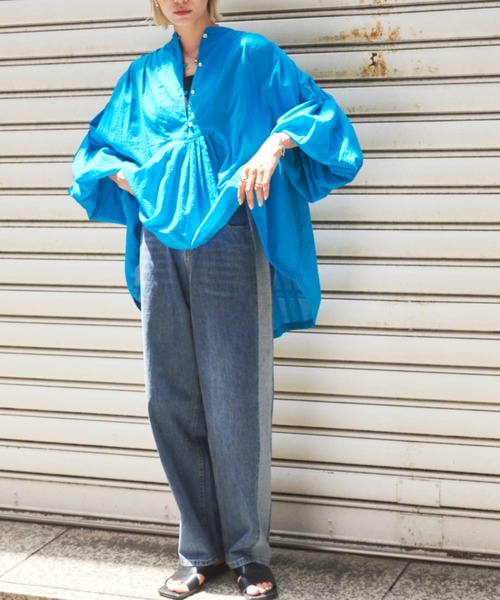 Auntie Rosa Holiday（アンティローザホリデー）の「ボリュームスリーブカフタンブラウス（シャツ/ブラウス・レディース・ブラック/オフホワイト/ブルー・FREE）」の14枚目の写真