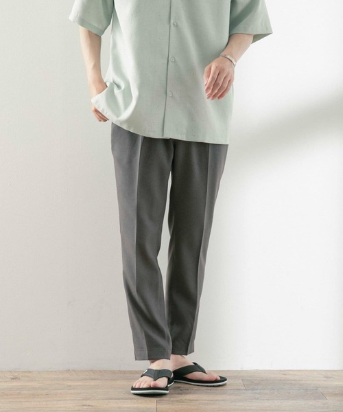 ITEMS URBANRESEARCH（アイテムズ アーバンリサーチ）の「ポリツイル テーパードパンツ（スラックス・メンズ・チャコールグレー/ベージュ/ネイビー・MEDIUM/LARGE）」の18枚目の写真