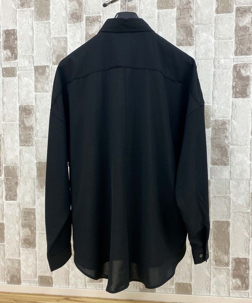 TopIsm（トップイズム）の「オーバーサイズ ドロップショルダー とろみドレープシャツ（シャツ/ブラウス・メンズ・グレイッシュブルー/ホワイト/ダークグリーン/ブラック・M/LL/L）」の5枚目の写真