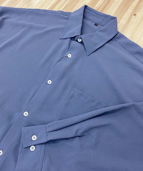 TopIsm（トップイズム）の「オーバーサイズ ドロップショルダー とろみドレープシャツ（シャツ/ブラウス・メンズ・グレイッシュブルー/ホワイト/ダークグリーン/ブラック・M/LL/L）」の8枚目の写真