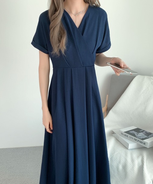 ECLIN(エクラン)の「ウエストタックカシュクールワンピース(ワンピース・レディース・ブラウン/ブラック/グリーン/ベージュ/ブルーグレー/ネイビー・M/L)」の6枚目の写真