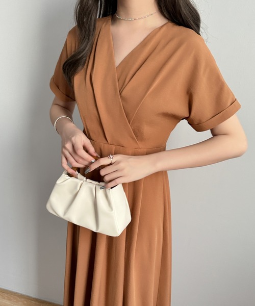 ECLIN(エクラン)の「ウエストタックカシュクールワンピース(ワンピース・レディース・ブラウン/ブラック/グリーン/ベージュ/ブルーグレー/ネイビー・M/L)」の7枚目の写真