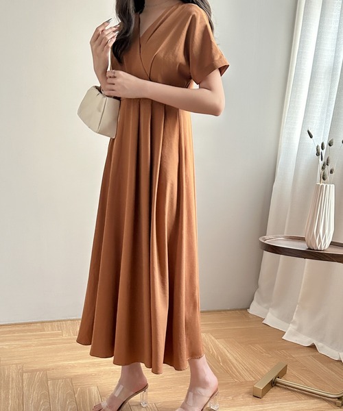 ECLIN(エクラン)の「ウエストタックカシュクールワンピース(ワンピース・レディース・ブラウン/ブラック/グリーン/ベージュ/ブルーグレー/ネイビー・M/L)」の20枚目の写真