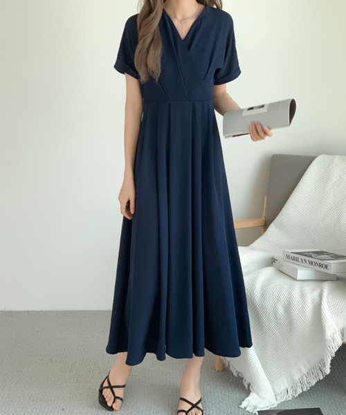 ECLIN(エクラン)の「ウエストタックカシュクールワンピース(ワンピース・レディース・ブラウン/ブラック/グリーン/ベージュ/ブルーグレー/ネイビー・M/L)」の22枚目の写真