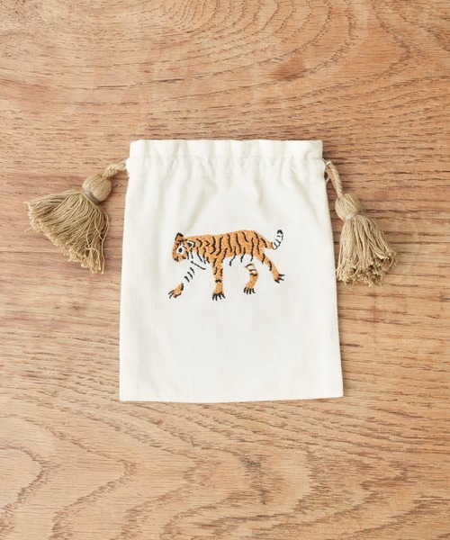 BIRTHDAY BAR（バースデイバー）の「アニマル刺繍巾着ポーチ Ｓ（ポーチ・レディース・ホワイト/ブラック・フリー）」の4枚目の写真