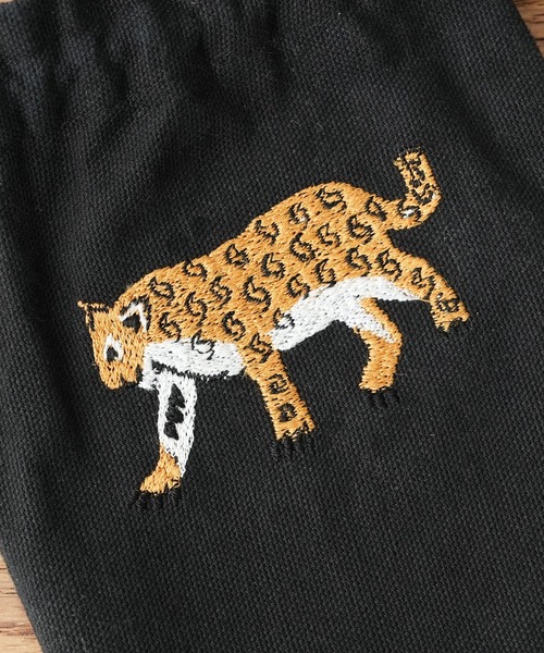 BIRTHDAY BAR（バースデイバー）の「アニマル刺繍巾着ポーチ Ｓ（ポーチ・レディース・ホワイト/ブラック・フリー）」の8枚目の写真